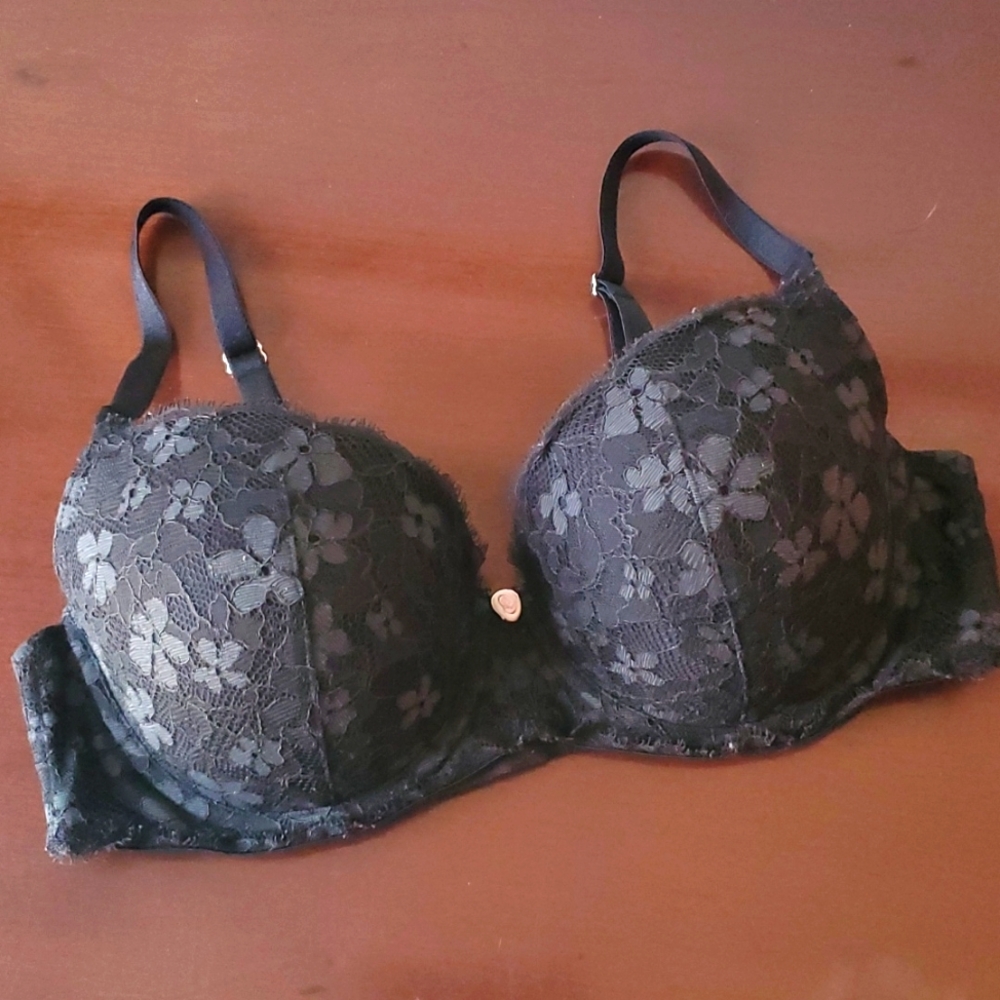 Black VS 34D Bra